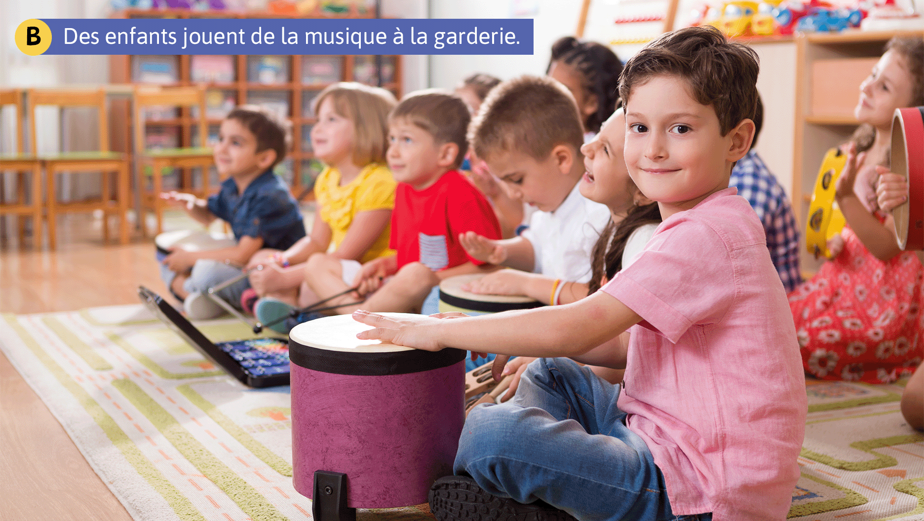 B. Des enfants jouent de la musique à la garderie.