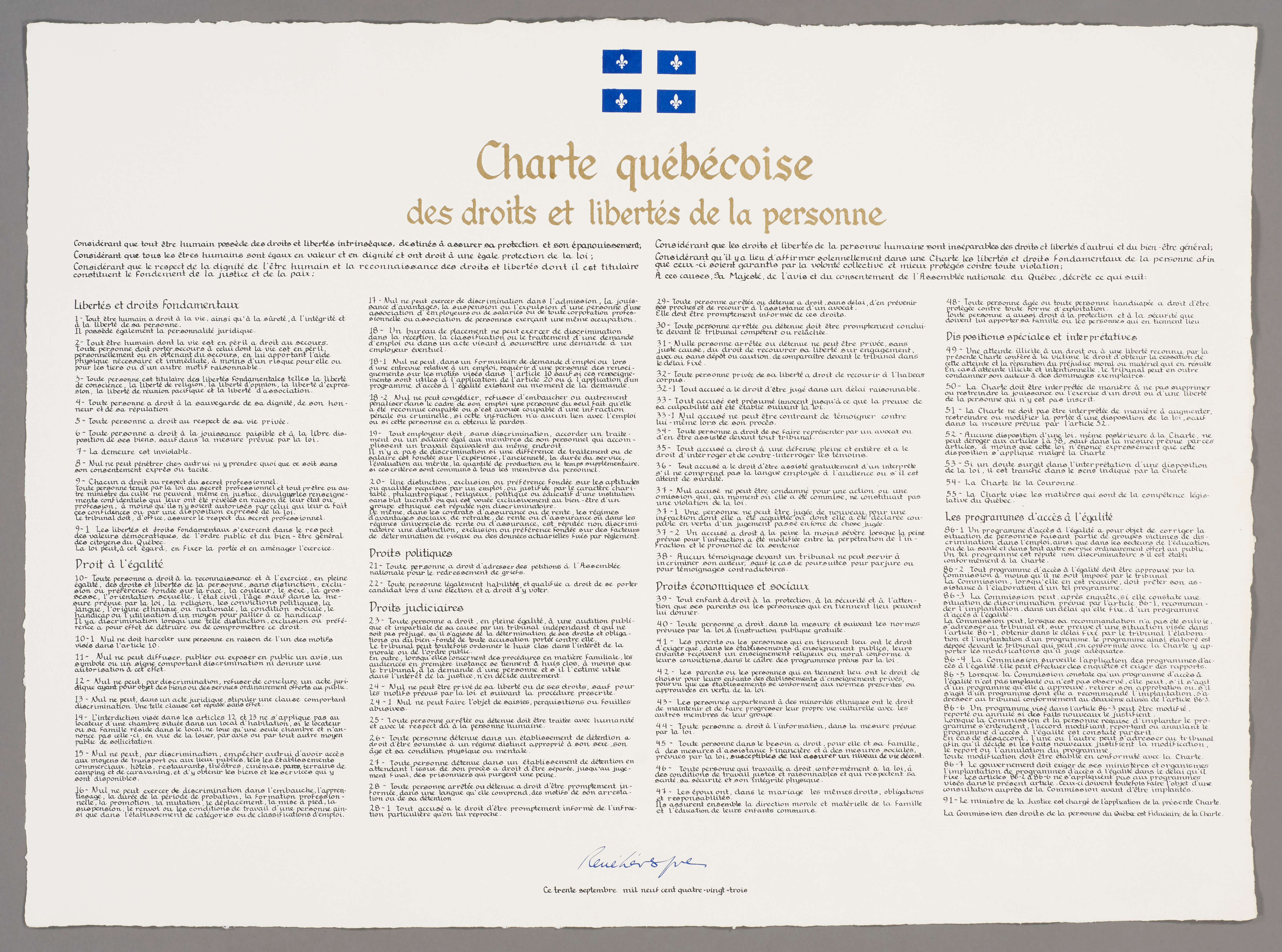 Photo de la Charte des droits et libertés de la personne du Québec, en français, sur laquelle on peut voir écrits chacun des droits et libertés.